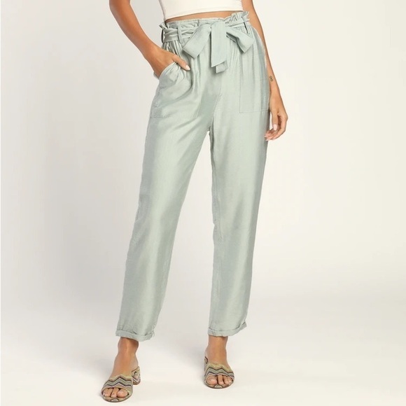 Lulus Pants - Weekend Date Dusty Sage Cropped Paperbag Waist Pants
Lulus